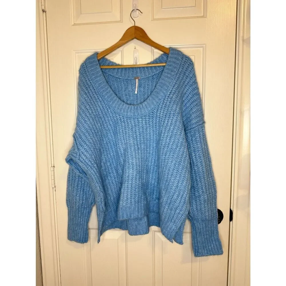 Free People True Blue Blue Bell V-Neck Oversized Sweater Sz XS Boho Winter Indie